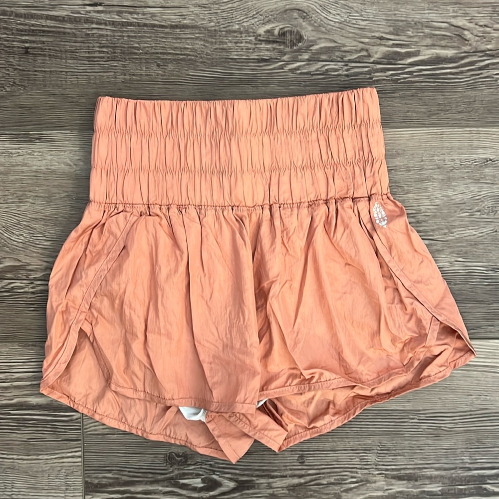 free people the way home shorts Small . In dusty nude / peach